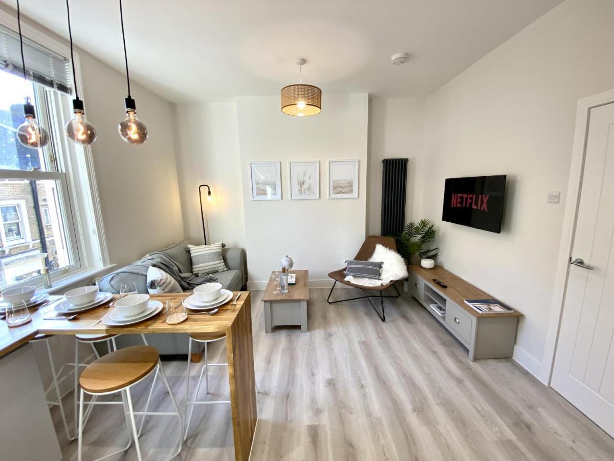 Stunning Beach Themed 2 Bed Apartment Bournemouth Exteriér fotografie